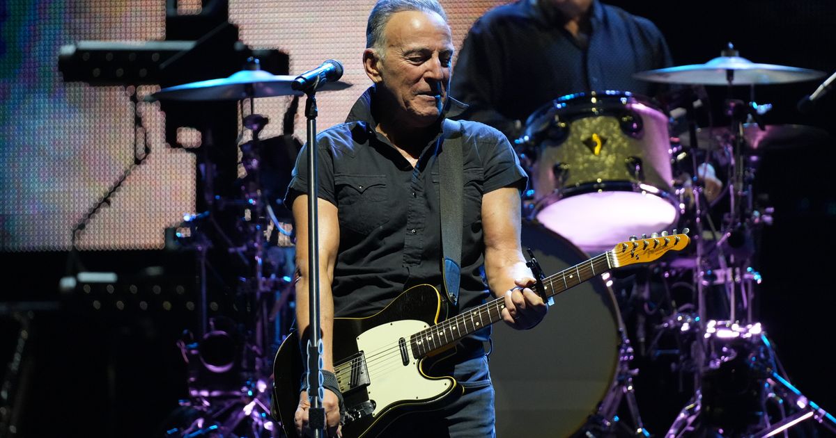 Here's The 1 Thing Eagle-Eyed Bruce Springsteen Fans Have Spotted About His UK Tour Dates