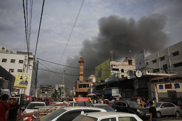GAZA CITY, GAZA - OCTOBER 27: Smoke rises as Israeli attacks continue on 21st day of clashes in Gaza City, Gaza on October 27, 2023. (Photo by Ashraf Amra/Anadolu via Getty Images)