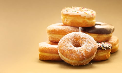 NYのネズミ、地下鉄でドーナツをわけあう姿に反響。「私の恋愛生活より