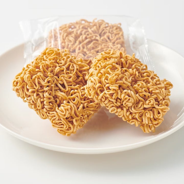 無印良品「大袋 チキン味ミニラーメン」399円（税込）