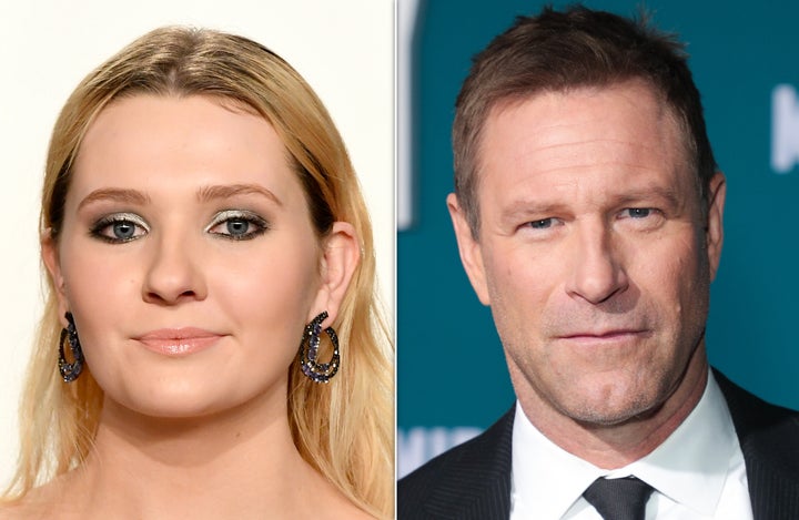 O processo alegou que Breslin (à esquerda) alegou Eckhart "colocou-a em vários momentos em perigo."