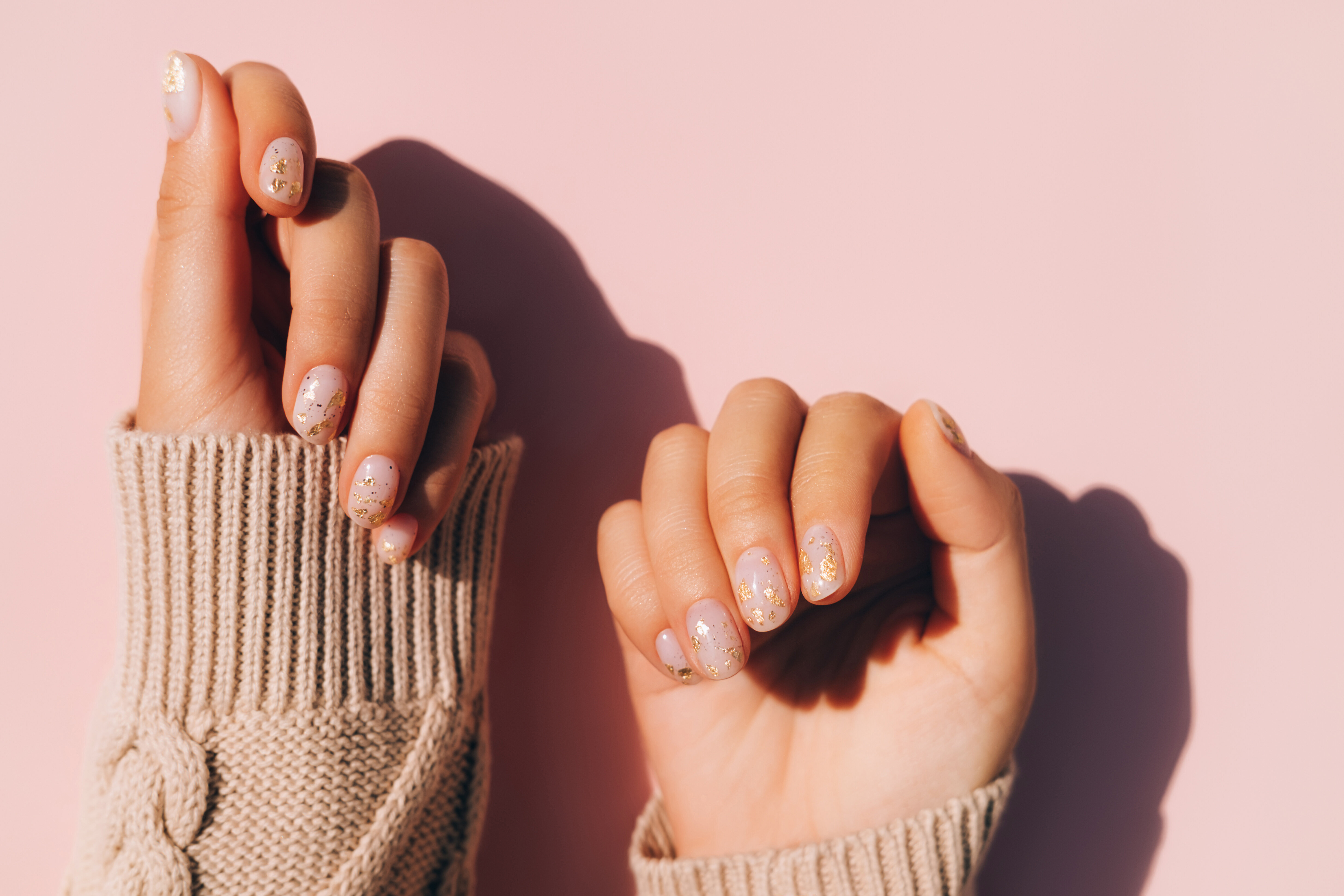 Yellowed nails: What does this mean?
