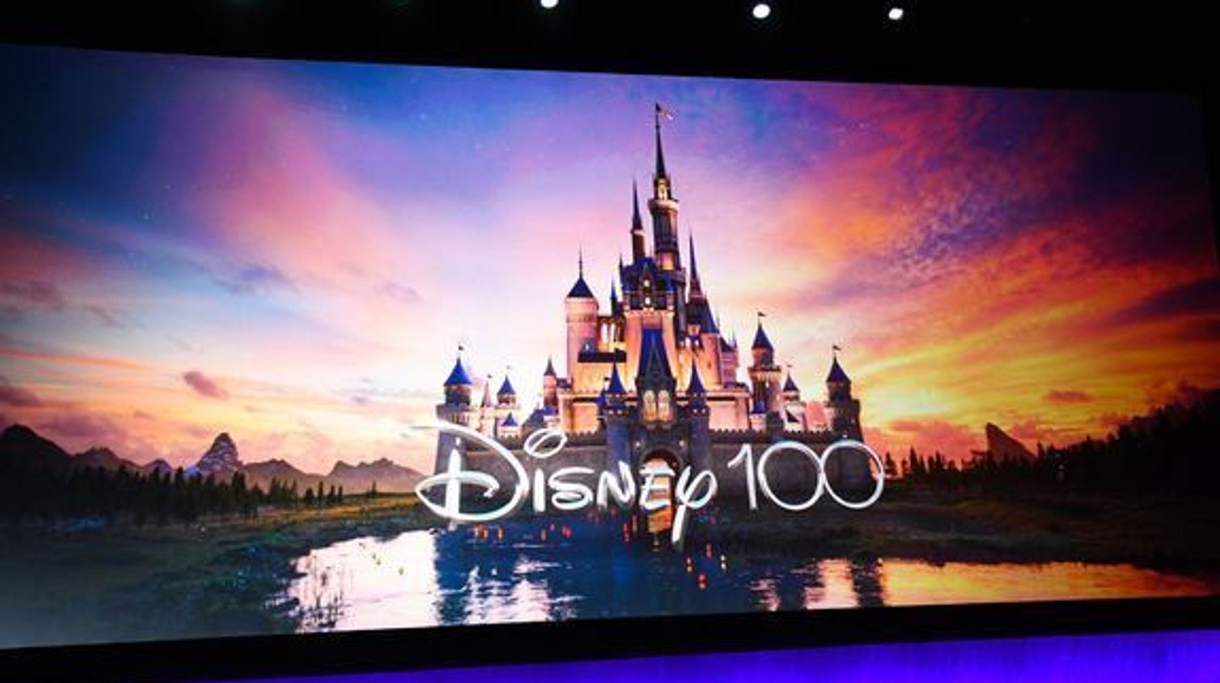 【ダイソー】Disney100とのコラボグッズ第3弾もかわいさレベチ。トートバックやクリアポーチなど普段使えるアイテムが登場 | ハフポスト LIFE