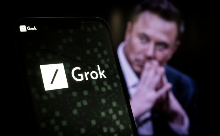 イーロン・マスク氏のxAI社が新たなAIチャットボット「Grok」を発表した