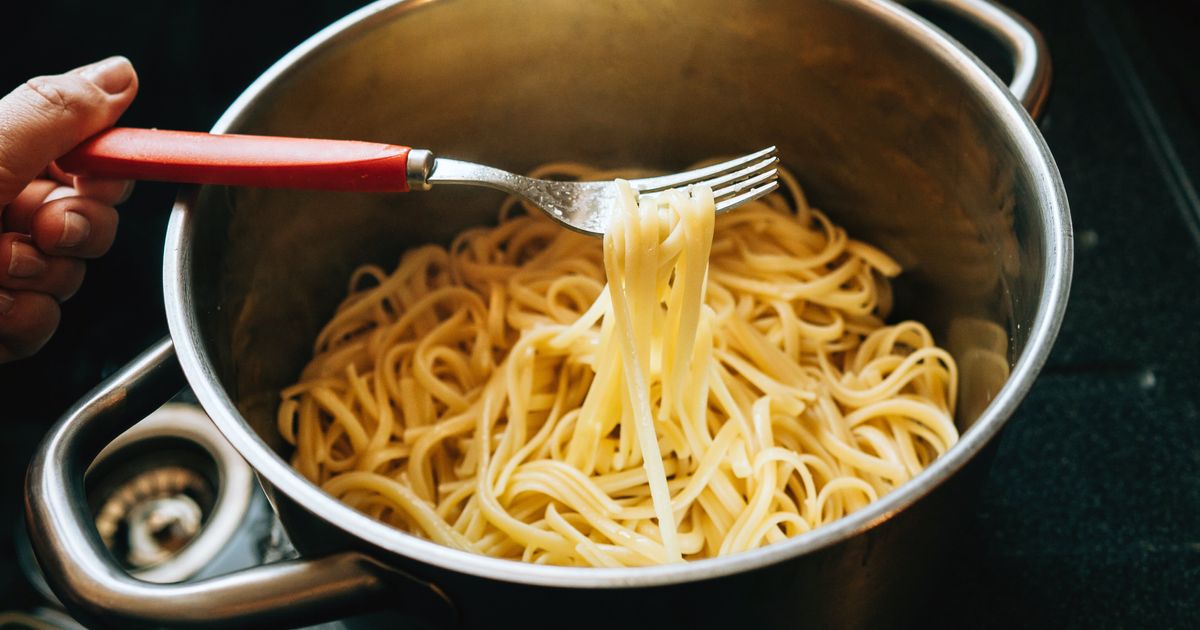 This 1 Kitchen Staple Could Save Your Overcooked Pasta | HuffPost UK Life