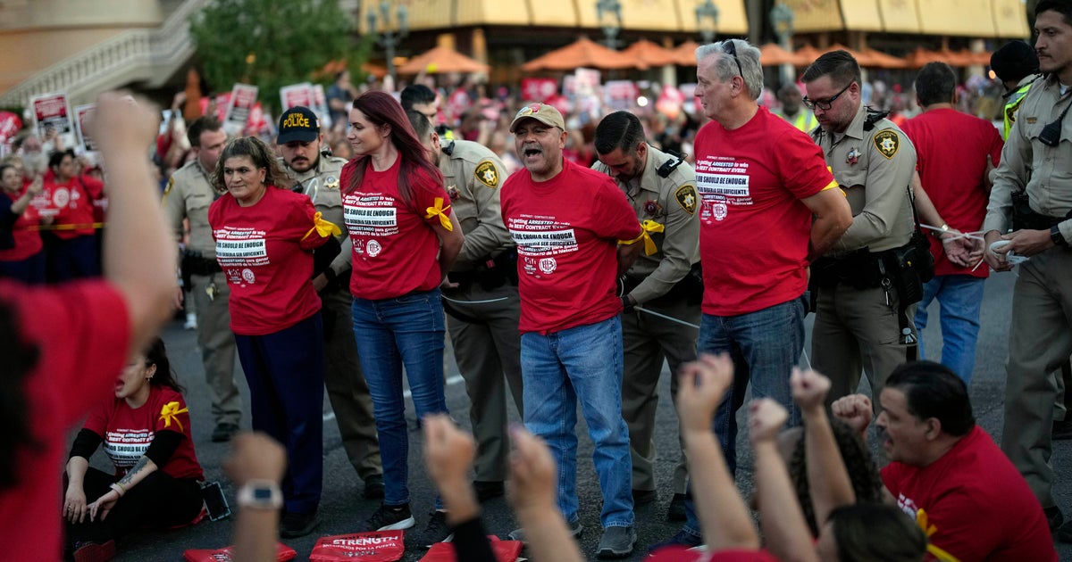 Las Vegas Hotel Workers Are Prepared To Shut Down Much Of The Strip