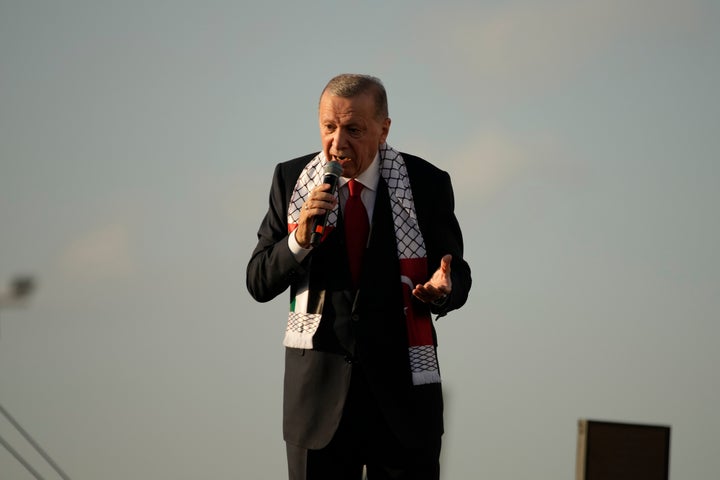 Turkish President Recep Tayyip Erdogan, speaks to the attendees during a rally to show their solidarity with the Palestinians, in Istanbul, Turkey, Saturday, Oct. 28, 2023. (AP Photo/Emrah Gurel)