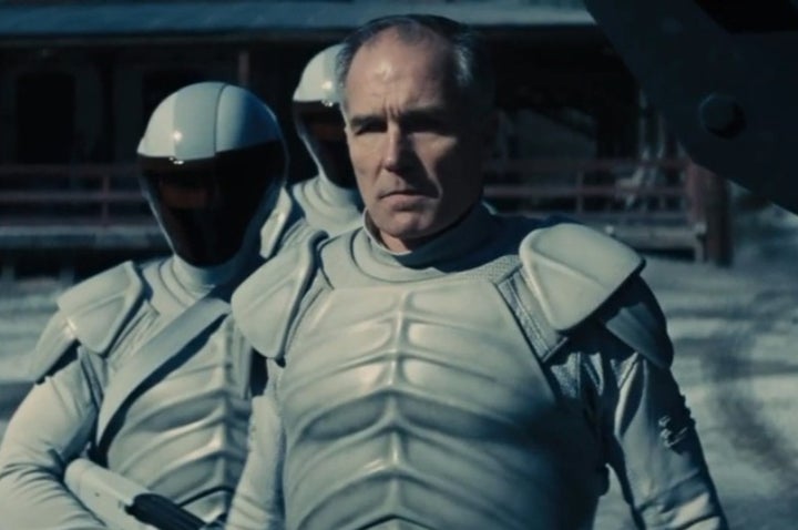 Patrick St. Esprit as Romulus Thread, who replaces Cray in District 12