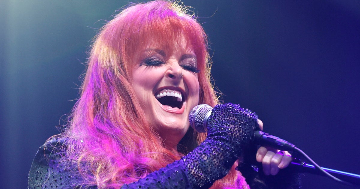Wynonna Judd Addresses Awkward CMA Awards Performance Wynonna Judd Addresses Awkward CMA Awards Performance