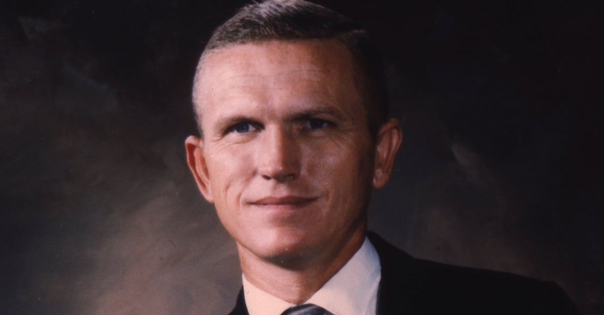 Astronaut Frank Borman, Who Commanded First Apollo Mission To The Moon, Dead At 95 Astronaut Frank Borman, Who Commanded First Apollo Mission To The Moon, Dead At 95