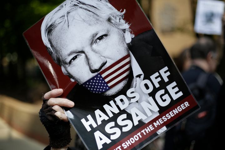 Londoners demonstrated outside court in 2019 during Assange's extradition request hearing.