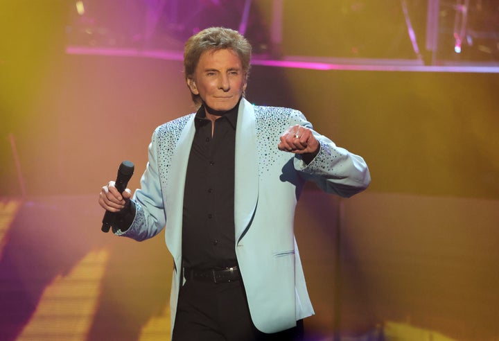 Barry Manilow compartilhou com Chris Wallace os vários motivos pelos quais ele esperou até os 73 anos para se declarar publicamente gay.
