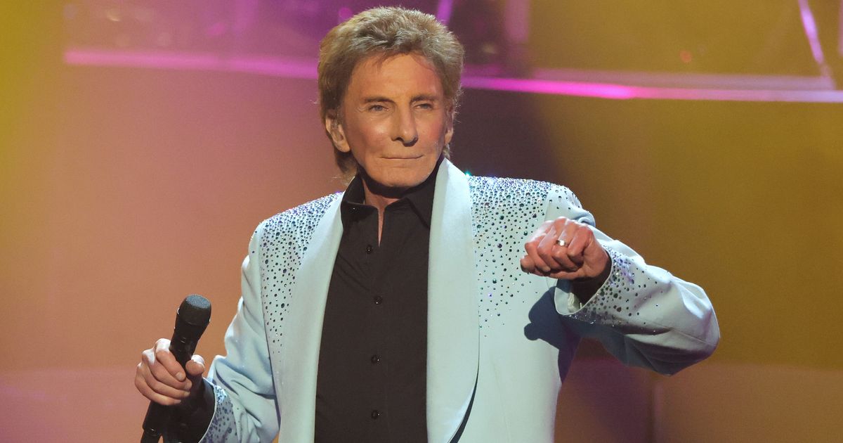 Barry Manilow Explains Why He Didn't Come Out As Gay Until His 70s ...