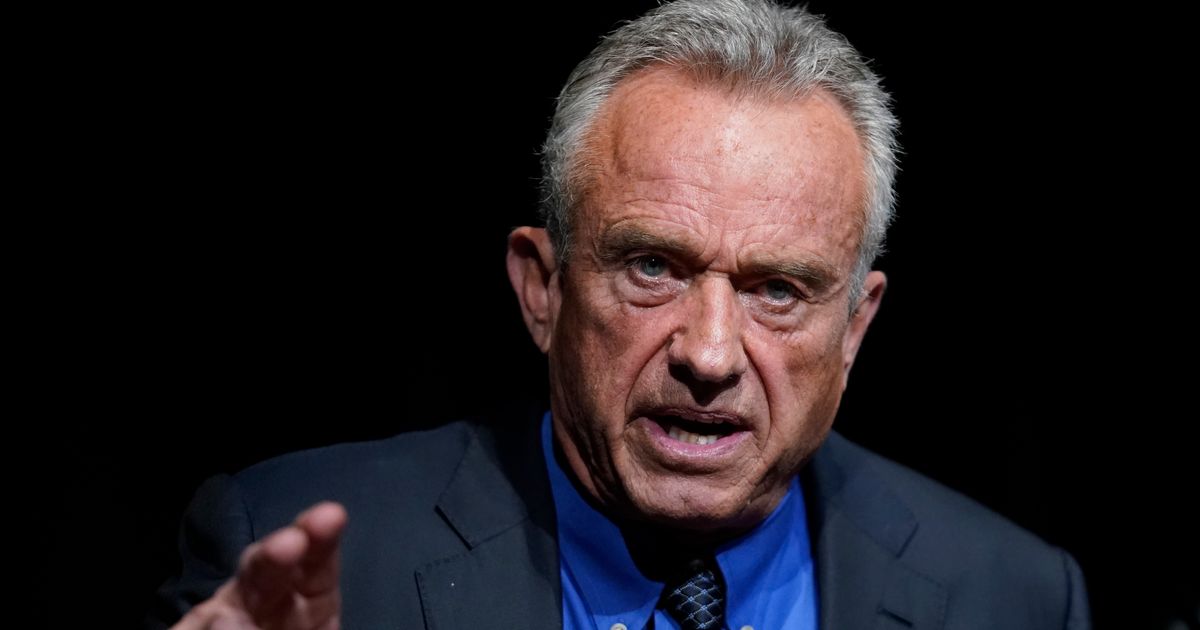 Robert F. Kennedy Jr. Goes Barefoot To Bathroom On Plane, And Ickiness Is Nonstop
