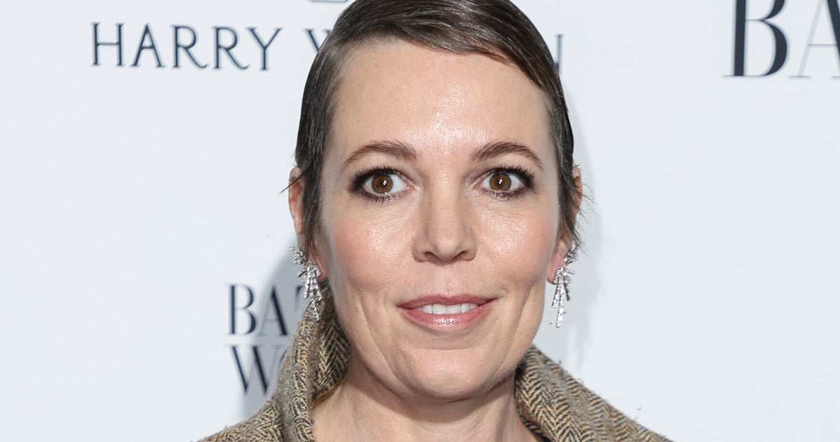 Olivia Colman Gets Candid About Downsides Of Fame: 'I Was Crying, And They Were Laughing' - Vimarsana News