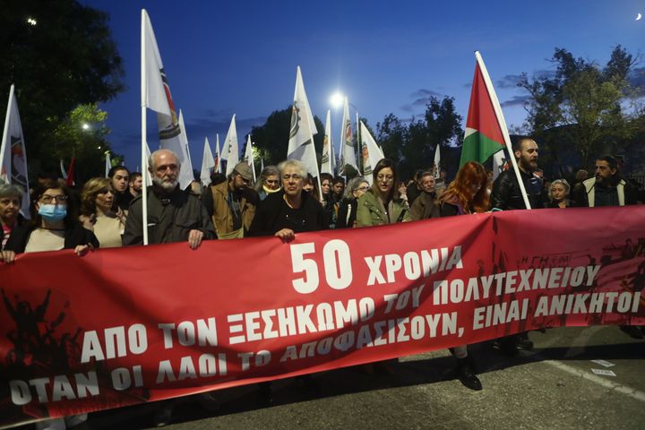 Πορεία για την 50η επέτειο από την εξέγερση του Πολυτεχνείου στην Θεσσαλονίκη, Παρασκευή 17 Νοεμβρίου 2023. (ΒΑΣΙΛΗΣ ΒΕΡΒΕΡΙΔΗΣ/ΜΟΤΙΟΝΤΕΑΜ)