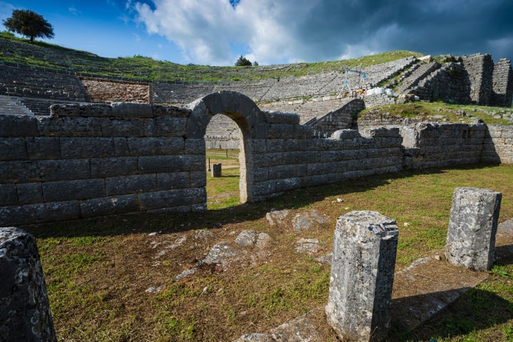 Το αμφιθέατρο της Δωδώνης, Η μαντείο της Δωδώνης θεωρείται το αρχαιότερο στην Ελλάδα. 