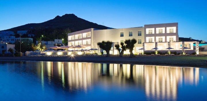 Το Patmos Aktis Suites & Spa