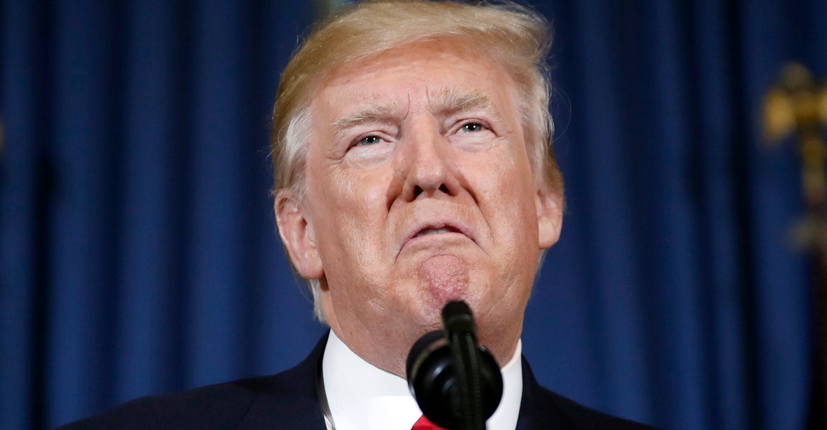 NextImg:Evangelical Leader Taunts 'Chump' Trump With 'Golden Showers' Dig