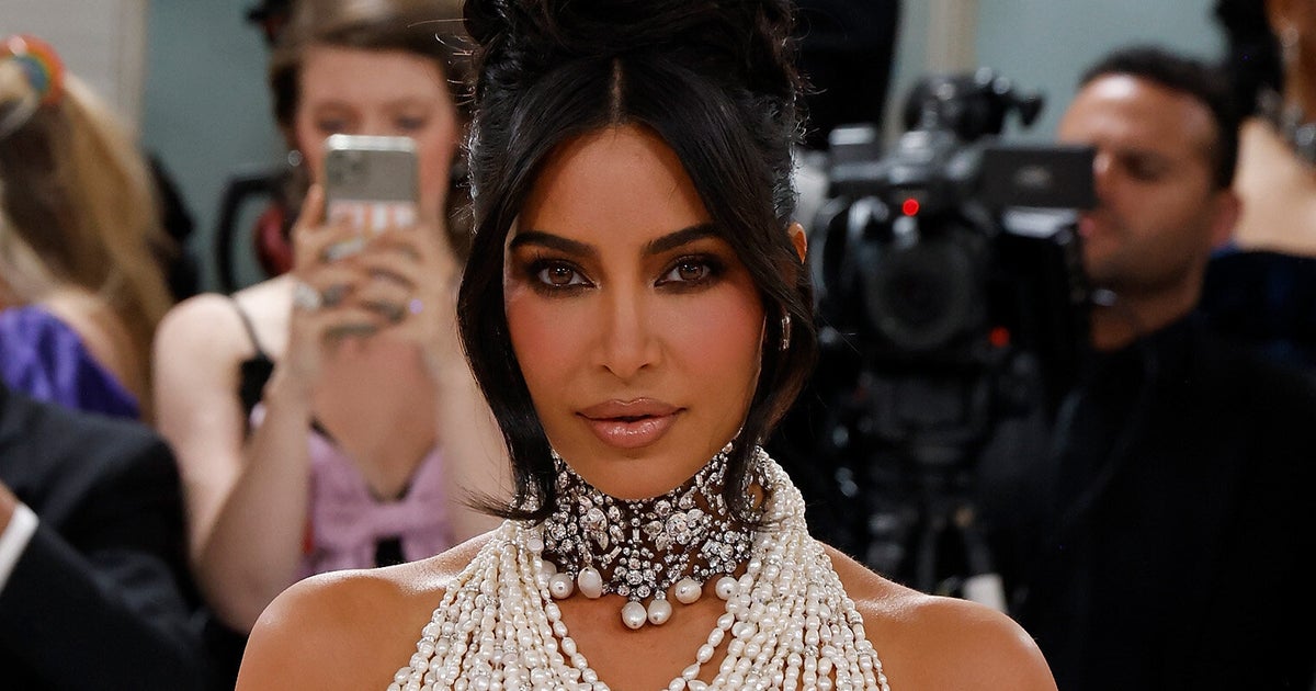 NextImg:North West Brutally Criticizes Mom Kim Kardashian's Met Gala Dress