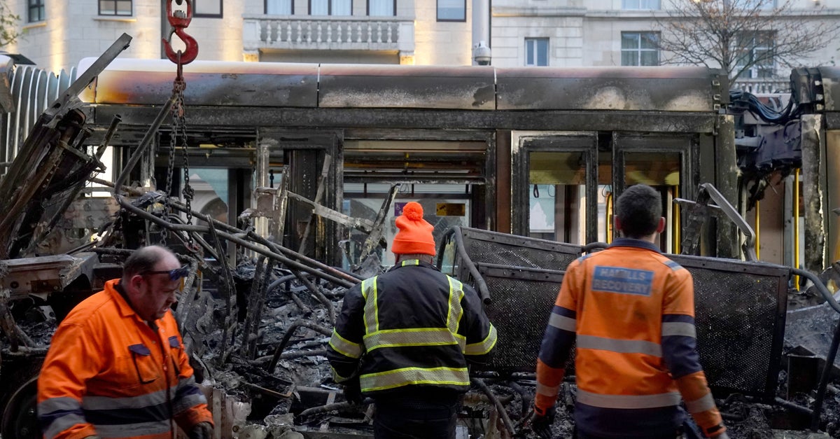 Ireland’s Prime Minister Condemns Anti-Immigrant Protesters Who ...