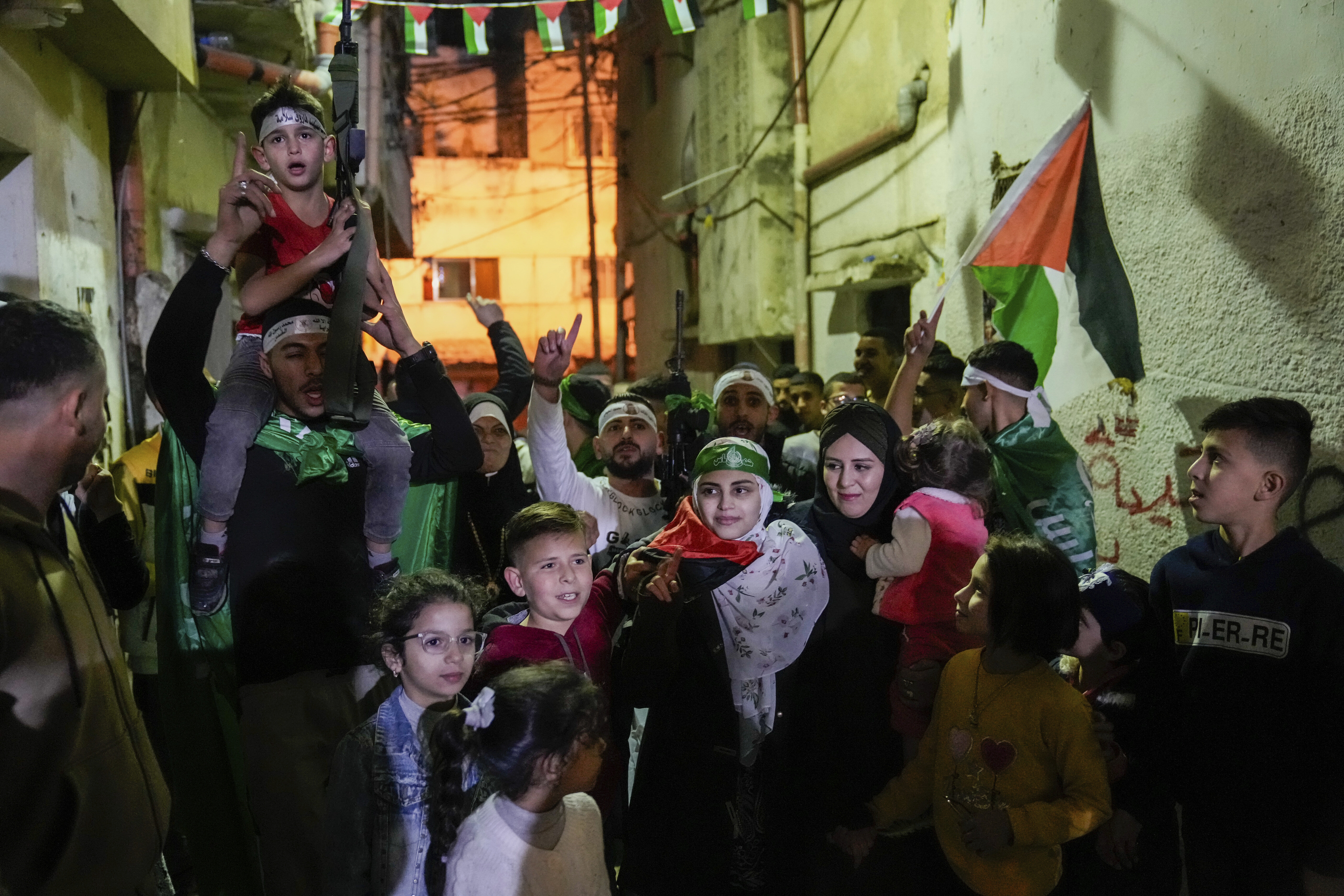 Palestinian Families Rejoice Over Release Of Children And Women In ...