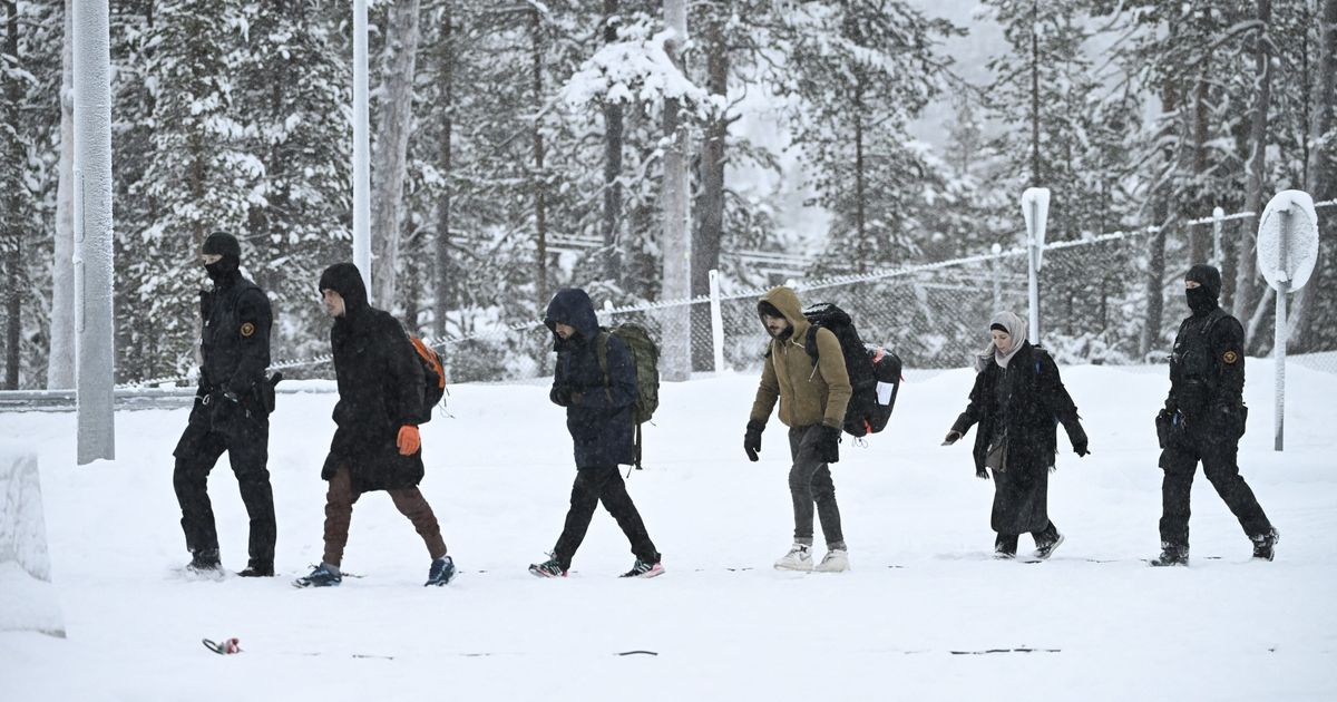 La Finlande va fermer la dernière frontière routière restante avec la Russie en raison de problèmes migratoires