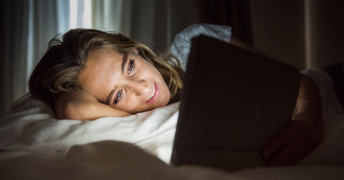Read This If You Use An E-Reader Before Bed Read This If You Use An E-Reader Before Bed
