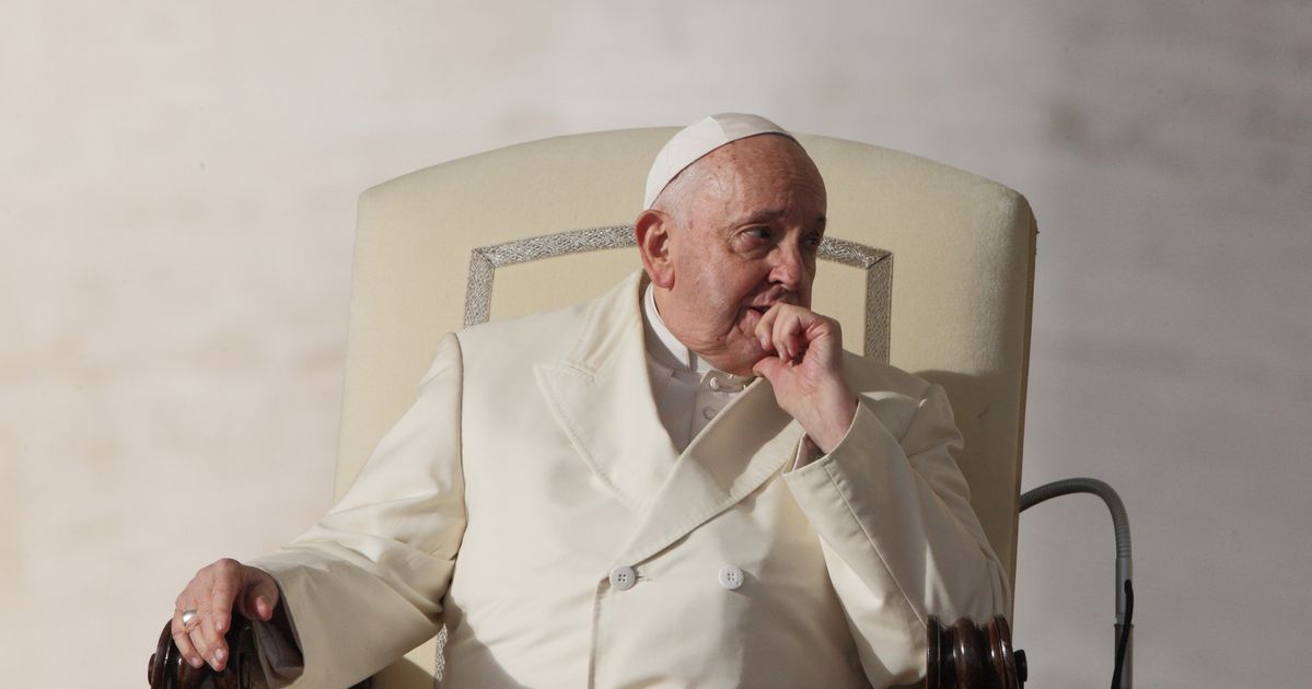 Le pape punit le cardinal Raymond Burke, critique de haut rang