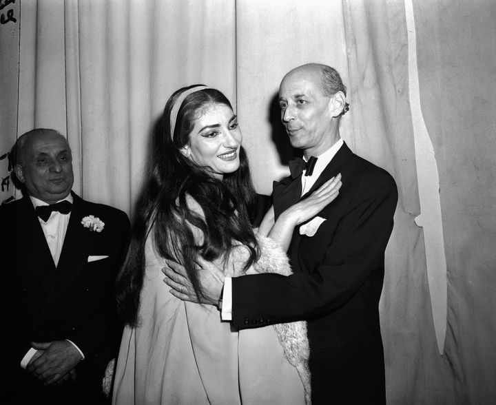 Η Μαρία Κάλλας με τον γενικό διευθυντή της Μητροπολιτικής Όπερας της Νέας Υόρκης Ρούντολφ Μπινγκ, 7 Φεβρουαρίου 1958. (AP Photo/John Lent)