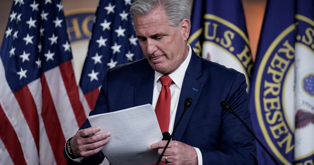 Kevin McCarthy, Who Talks From Notes, Says Biden Is Old Because He Talks From Notes