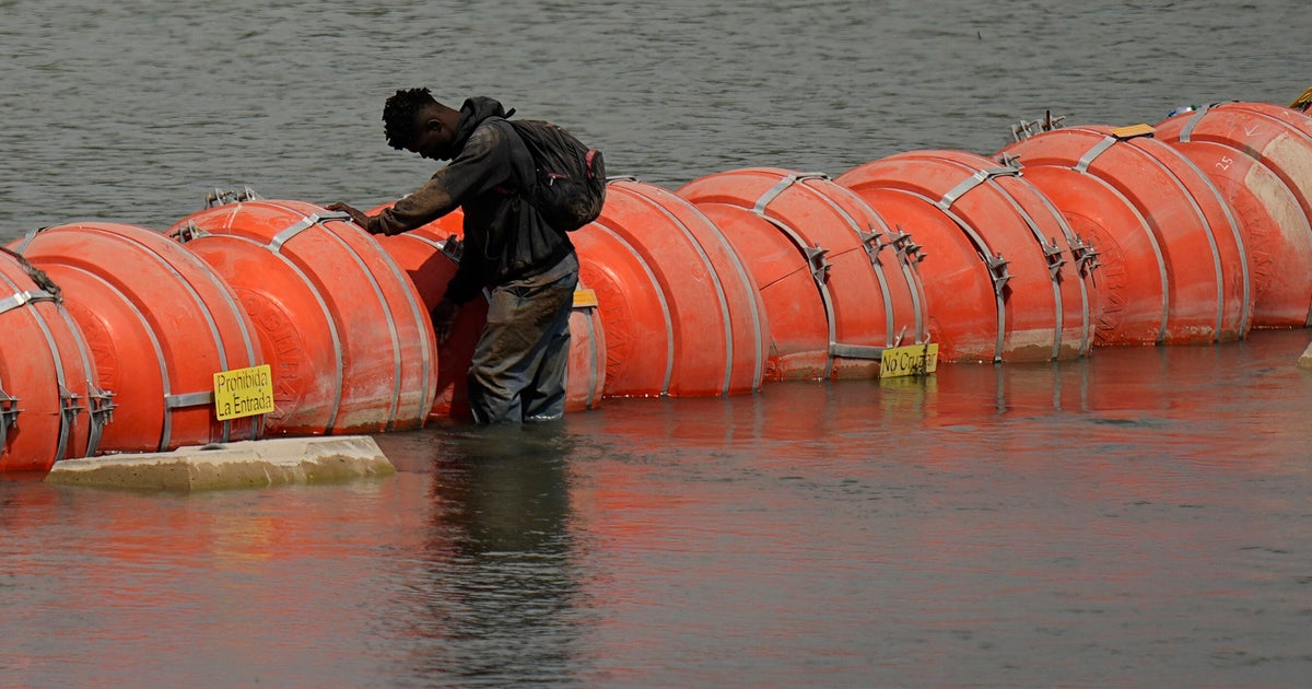 Le Texas a ordonné de déplacer la barrière de bouée flottante