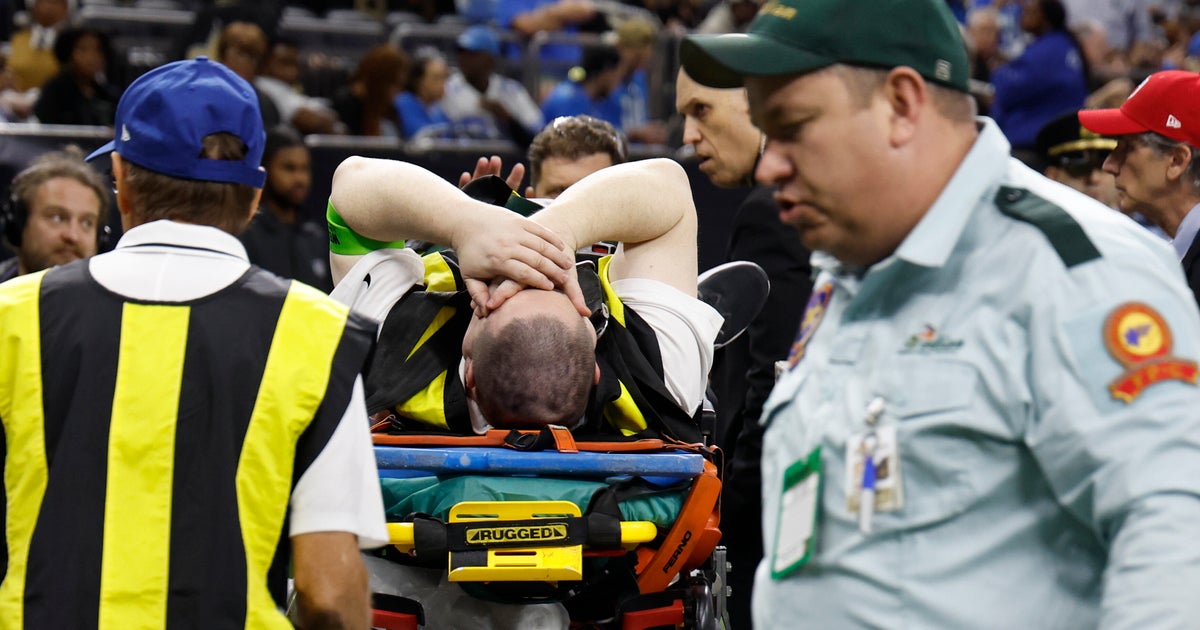 NextImg:NFL Sideline Official Takes Horrifying Hit During New Orleans Saints-Detroit Lions Game