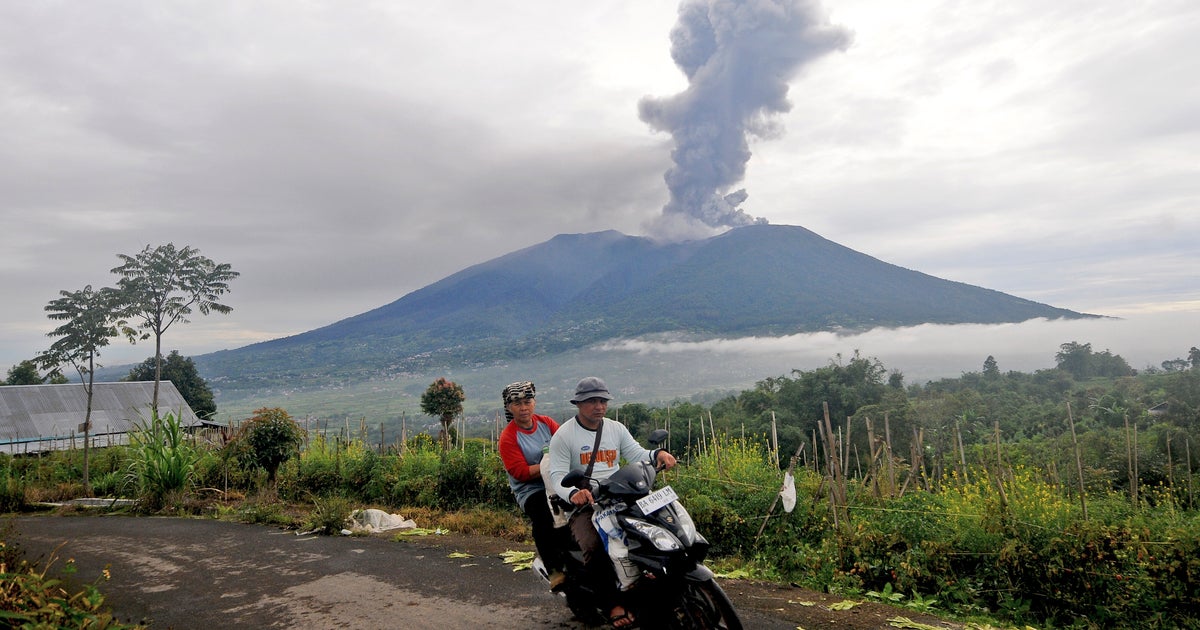 NextImg:Indonesia's Marapi Volcano Erupts For Second Day As 12 Climbers Remain Missing