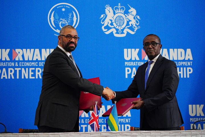 James Cleverly with Rwandan Minister of Foreign Affairs Vincent Biruta 