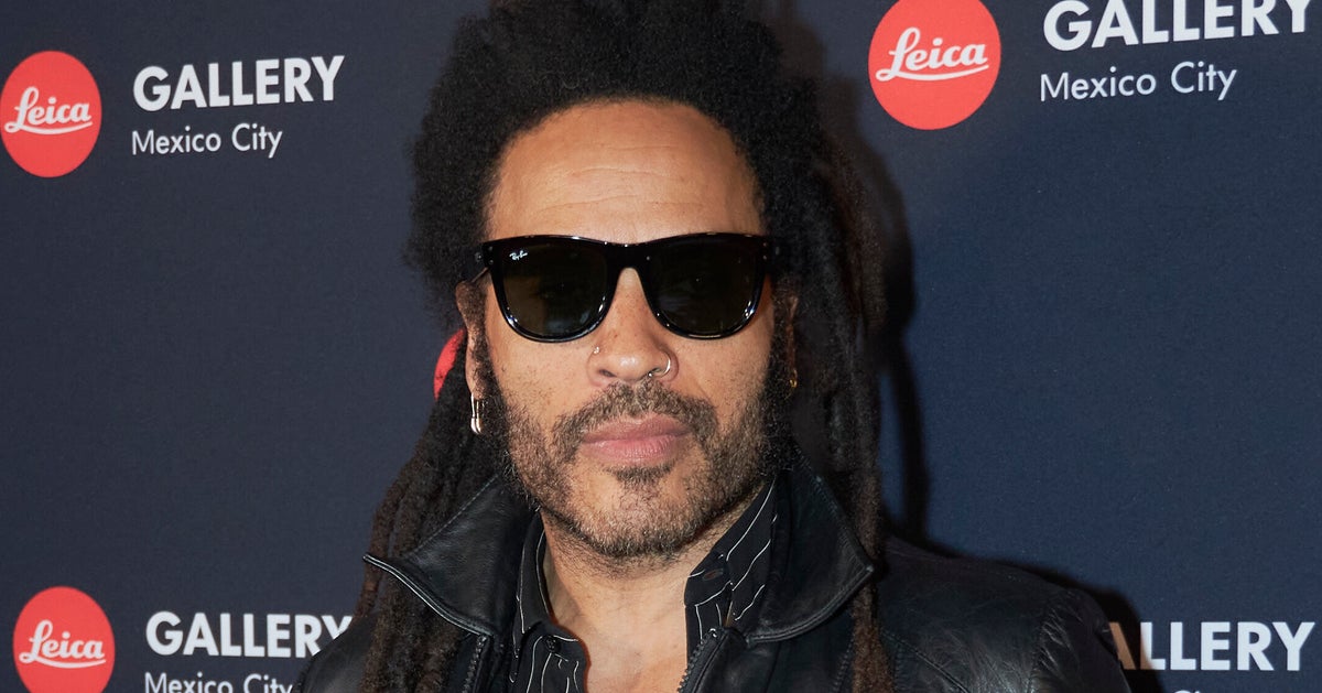 NextImg:Lenny Kravitz Clarifies Comments On Black Media And Award Shows