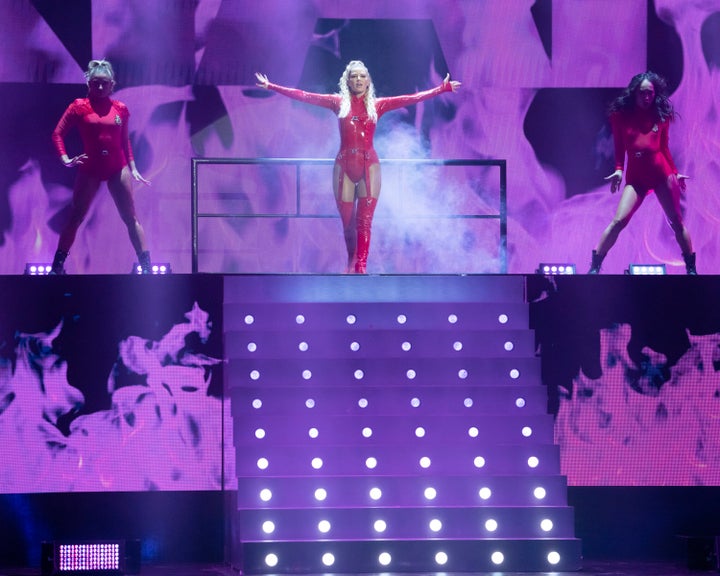 Ariana Madix (center) appears on "Dancing With the Stars."