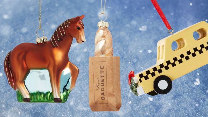 Ornaments in the shape of a horse, a baguette and a yellow cab