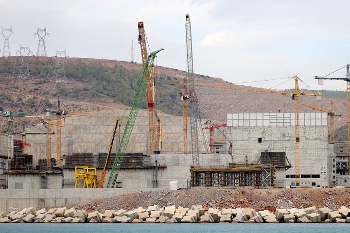 Άποψη του εργοταξίου του πυρηνικού σταθμού παραγωγής ηλεκτρικής ενέργειας Akkuyu, του πρώτου πυρηνικού σταθμού παραγωγής ηλεκτρικής ενέργειας της Τουρκίας, στην περιοχή Gulnar της Μερσίνας, Τουρκία, 25 Νοεμβρίου 2023.