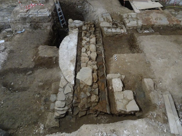 Η κόγχη της αρχικής φάσης της βυζαντινής τράπεζας του 10ου αι.
