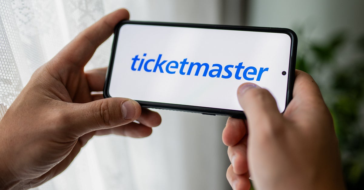 NextImg:Senators Take Aim At Ticketmaster 1 Year After Taylor Swift Fiasco