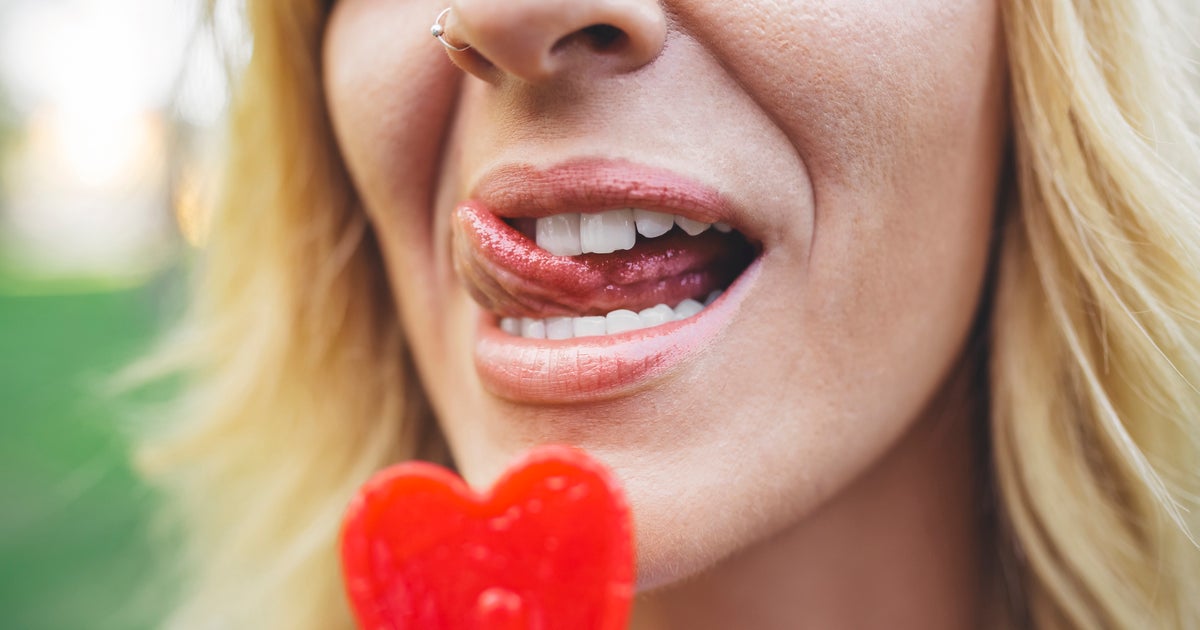 The 1 Unexpected Sign You've Eaten Too Much Sugar - Vimarsana News