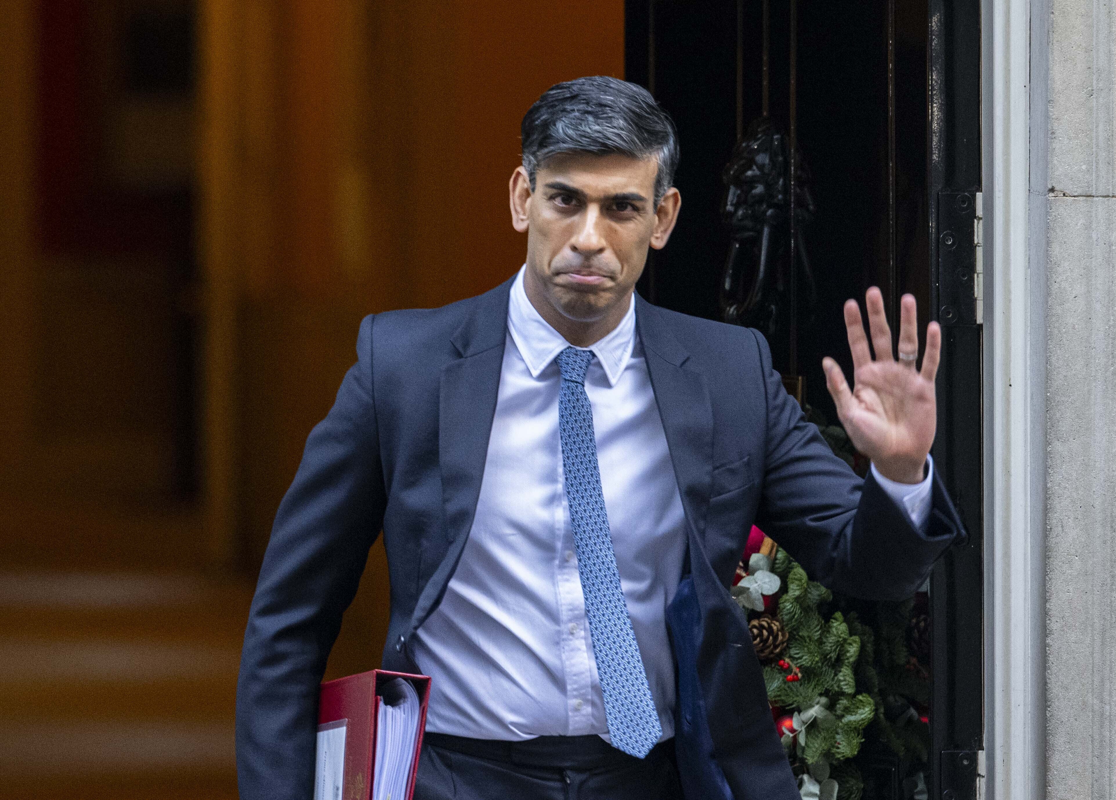 Tory MPs Slam Rishi Sunak's 'Incomplete' New Rwanda Deportation Law ...