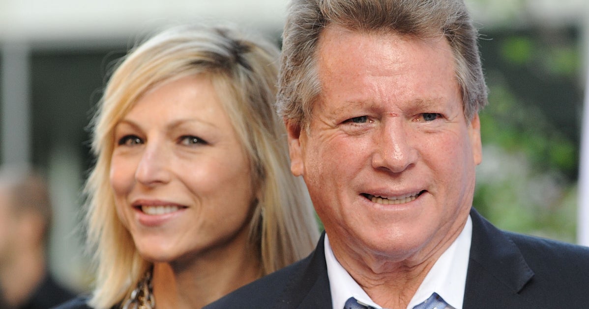NextImg:'He's In Heaven Now': Tatum O'Neal Pays Tribute To Late Father Ryan O'Neal