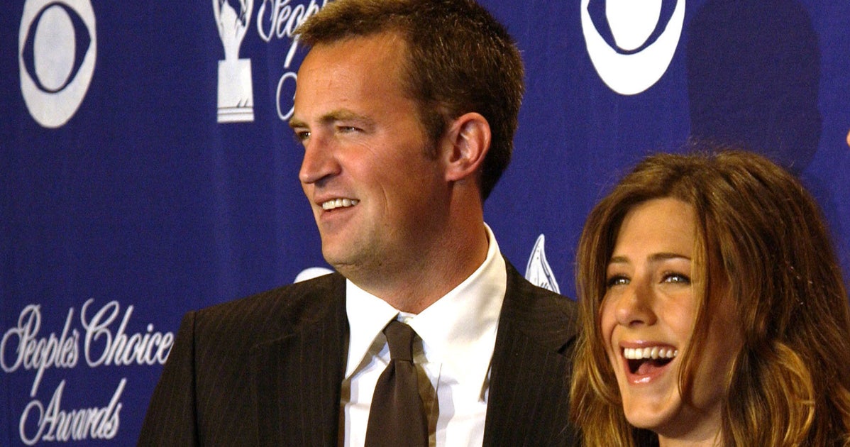 Jennifer Aniston Remembers Texting Happy Healthy Matthew Perry The Day He Died HuffPost Jennifer Aniston Remembers Texting Happy Healthy Matthew Perry The Day He Died HuffPost