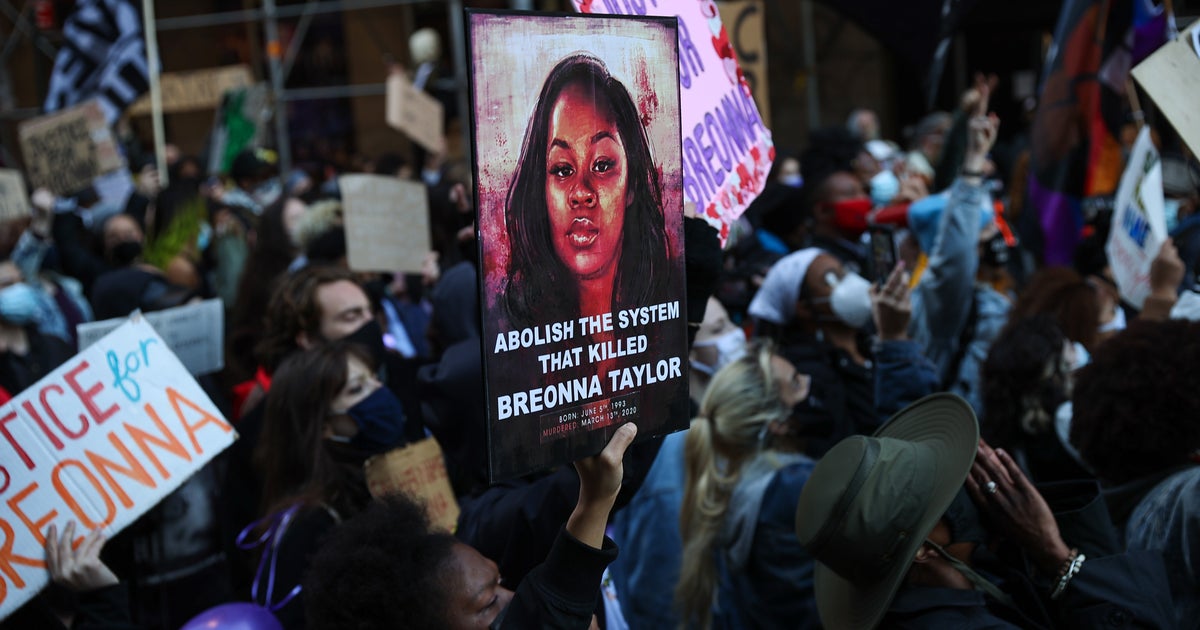 NextImg:Cop In Breonna Taylor Raid To Face Another Trial