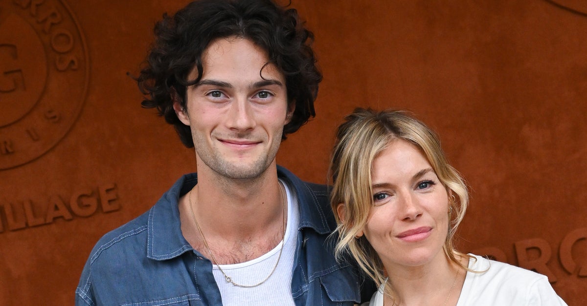 NextImg:Sienna Miller Shuts Down Criticism Over 14-Year Age Gap With Boyfriend Oli Green