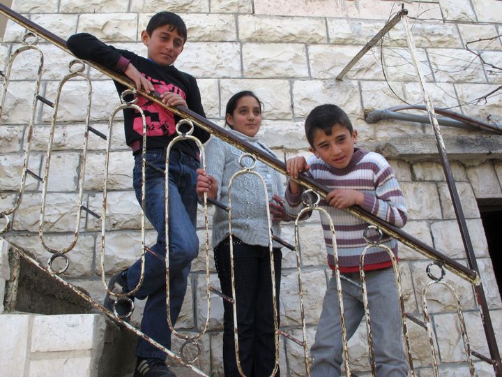 Τον Μάρτιο του 2012 ο 10 χρονος Mahmoud, ο 9χρονος ξάδερφός του συνελήφθησαν από τοισραηλινούς στρατιώτες στη Δυτική Όχθη γιατί πετούσαν πέτρες.