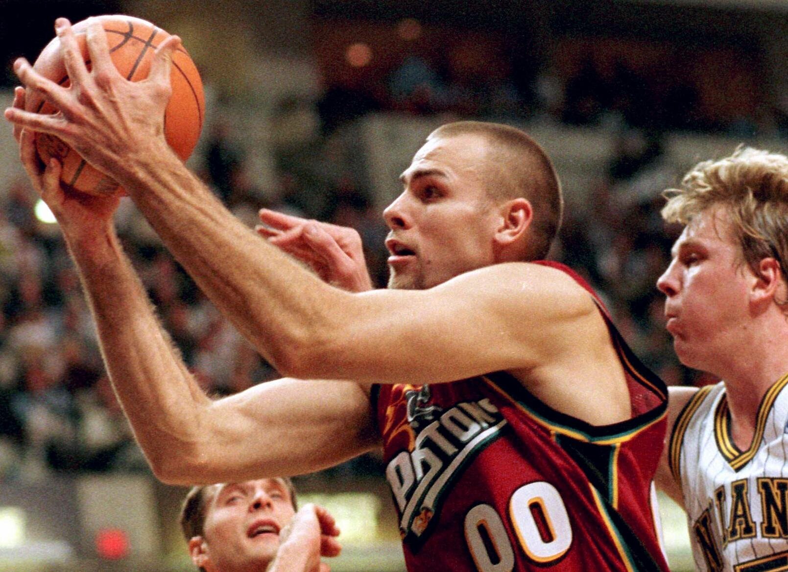 Ex-College Basketball And NBA Star Eric Montross Dead At 52 | HuffPost ...