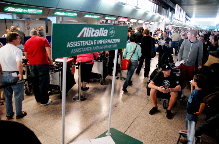Εκατομμύρια ταξιδιώτες είχαν εγκλωβιστεί στα αεροδρόμια της Ευρώπης τον Μάιο του 2010 εξαιτίας της τέφρας που κάλυψε την Ευρώπη και έφτασε στις ακτές των ΗΠΑ και του Καναδά.